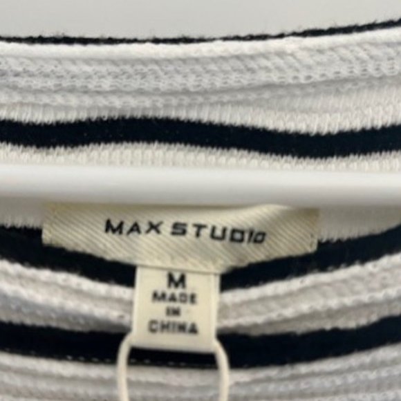 Max Studio Size M - Picture 2 of 8